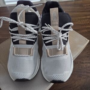 ON Women's Athletic Shoes - Black and Cream